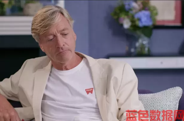 理查德·马德利(Richard Madeley)为合作演员的去世泪流满面，他说“