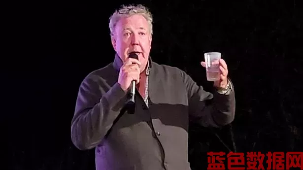 杰里米·克拉克森在拍摄《The Grand Tour》时开了酒后驾车的玩笑，震惊