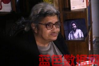 埃及活动家的母亲开始绝食，要求释放他